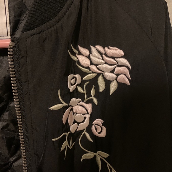 Bomber jacket floral embroidery - Picture 7 of 11